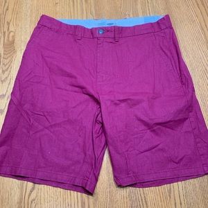 Old Navy shorts in size 38.